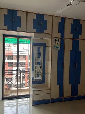 Room in 2 BHK Apartment at Supernal CHS LTD, Kolshet Road – for Rent