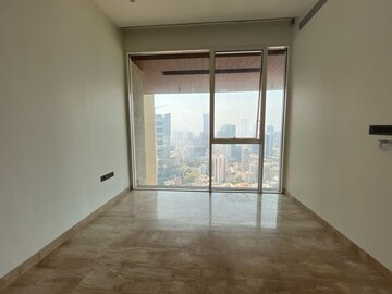 Room in 4 BHK Apartment at Avighna One Avighna Park, Lower Parel – for Rent
