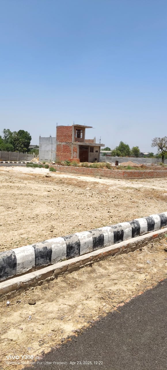 Plot For Sale in Kanpur Road