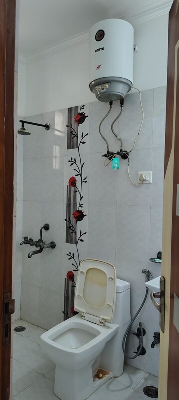 Attached Bathroom in 2 BHK Villa at Sector 50 – for Rent