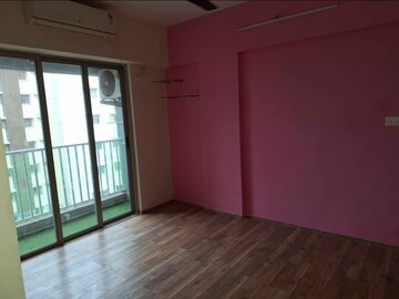 Room in 2 BHK Apartment at Lodha Casa Rio, Dombivli East – for Rent
