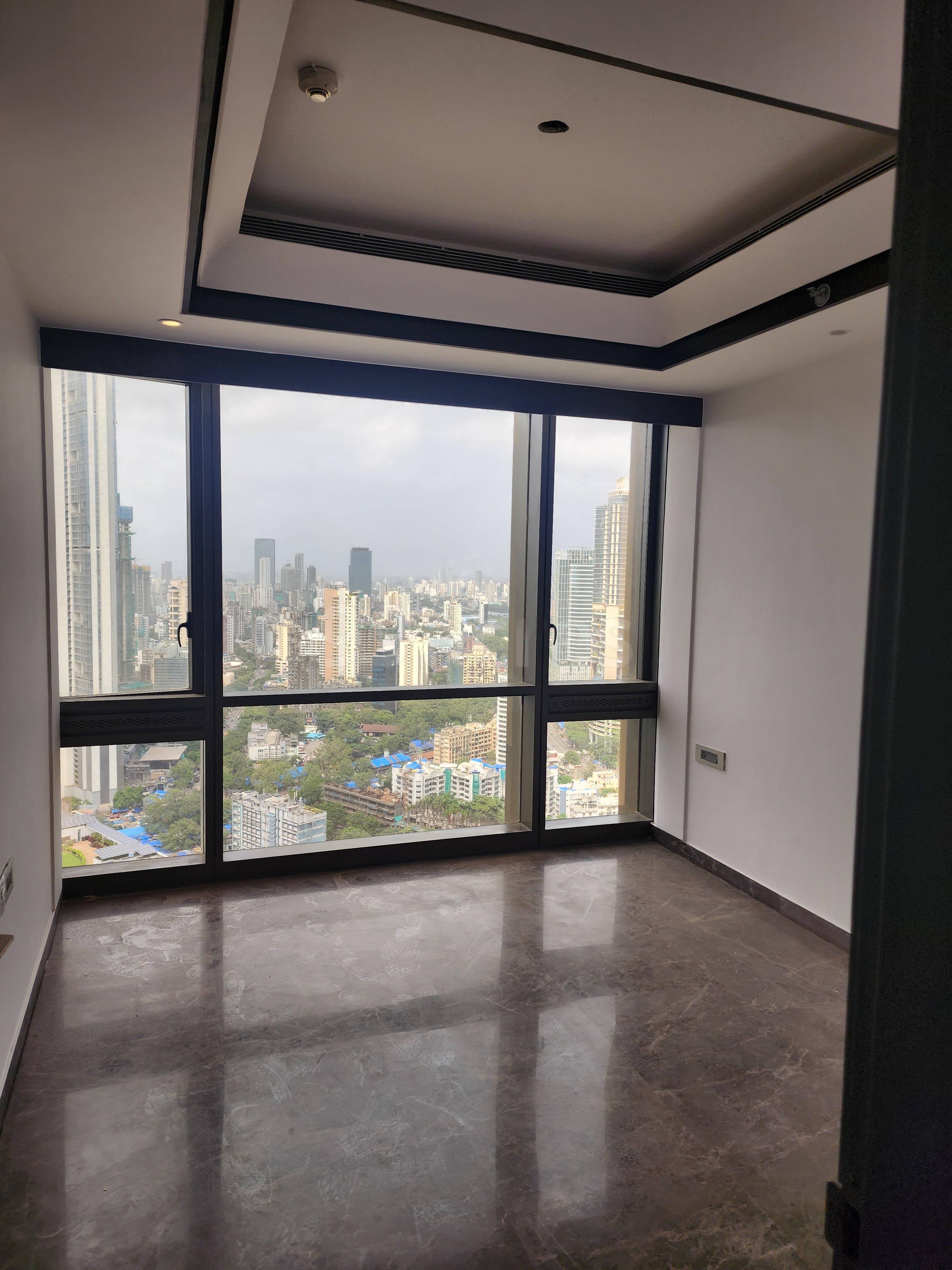 4 BHK + Servant Room Apartment For Rent in Lodha Trump Tower