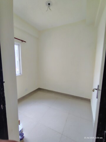 Room in 2.5 BHK Apartment at NBCC Aspire Enchante, Tech Zone 4 Greater Noida – for Rent