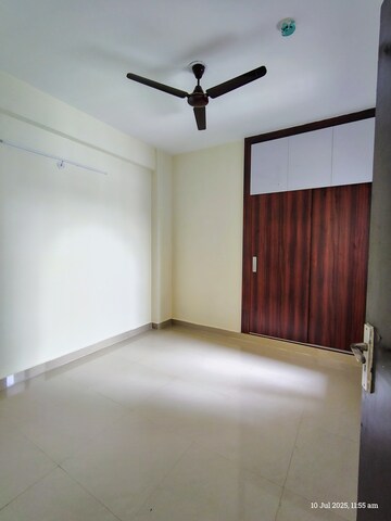 Room in 2.5 BHK Apartment at NBCC Aspire Enchante, Tech Zone 4 Greater Noida – for Rent