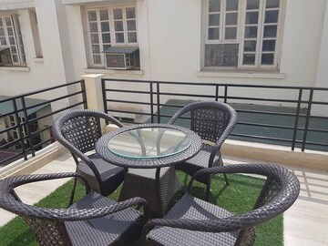 Master Bedroom in 4 BHK Villa at Eros Rosewood Villas, Sector 50 – for Rent