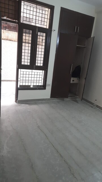 Room in 3 BHK Villa at Sector 46 – for Rent