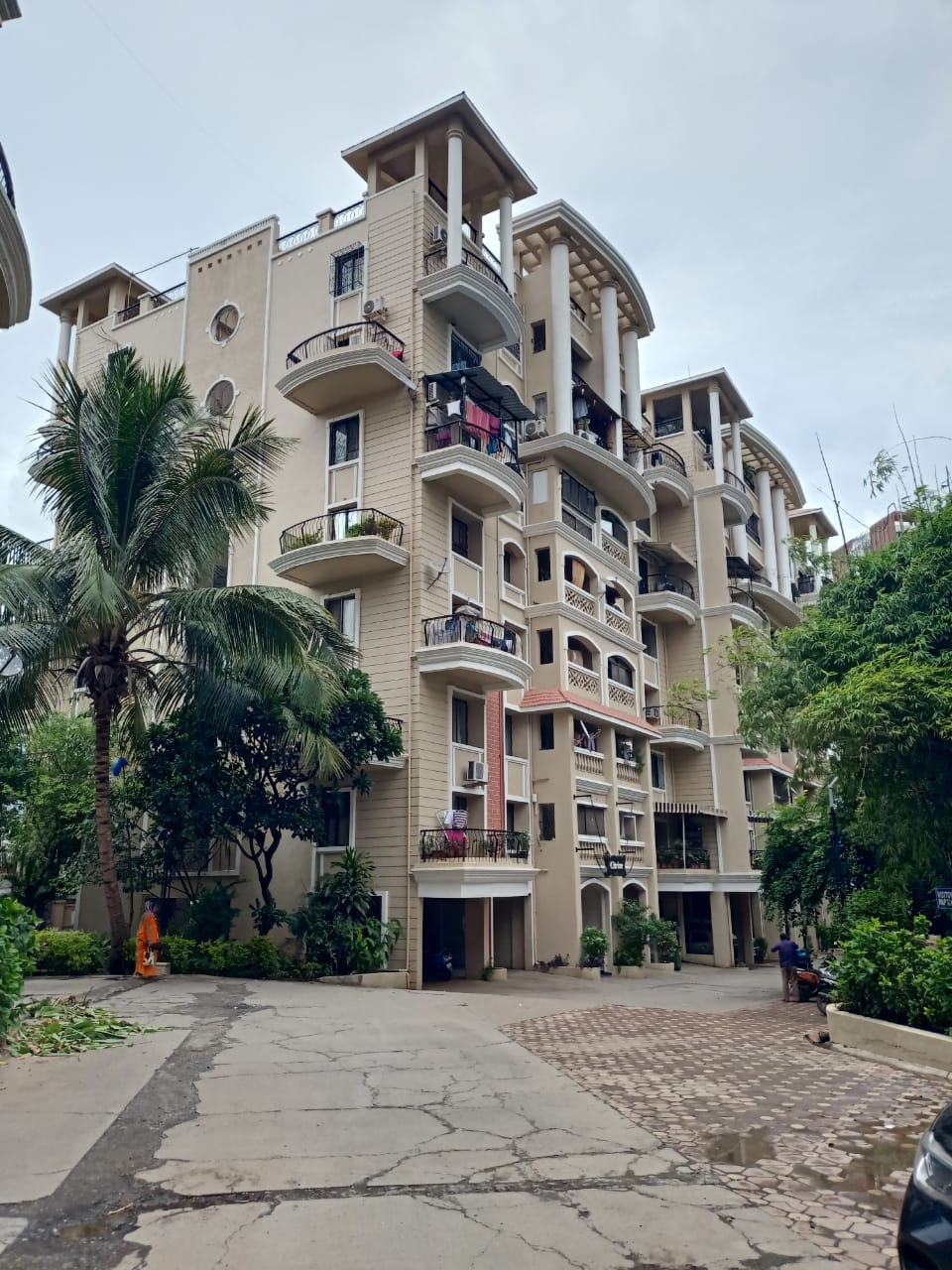 3 BHK + Servant Room Apartment For Sale in Nyati Empire