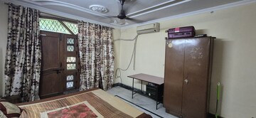 Master Bedroom in 2 BHK Builder Floor at Vikas Puri – for Rent