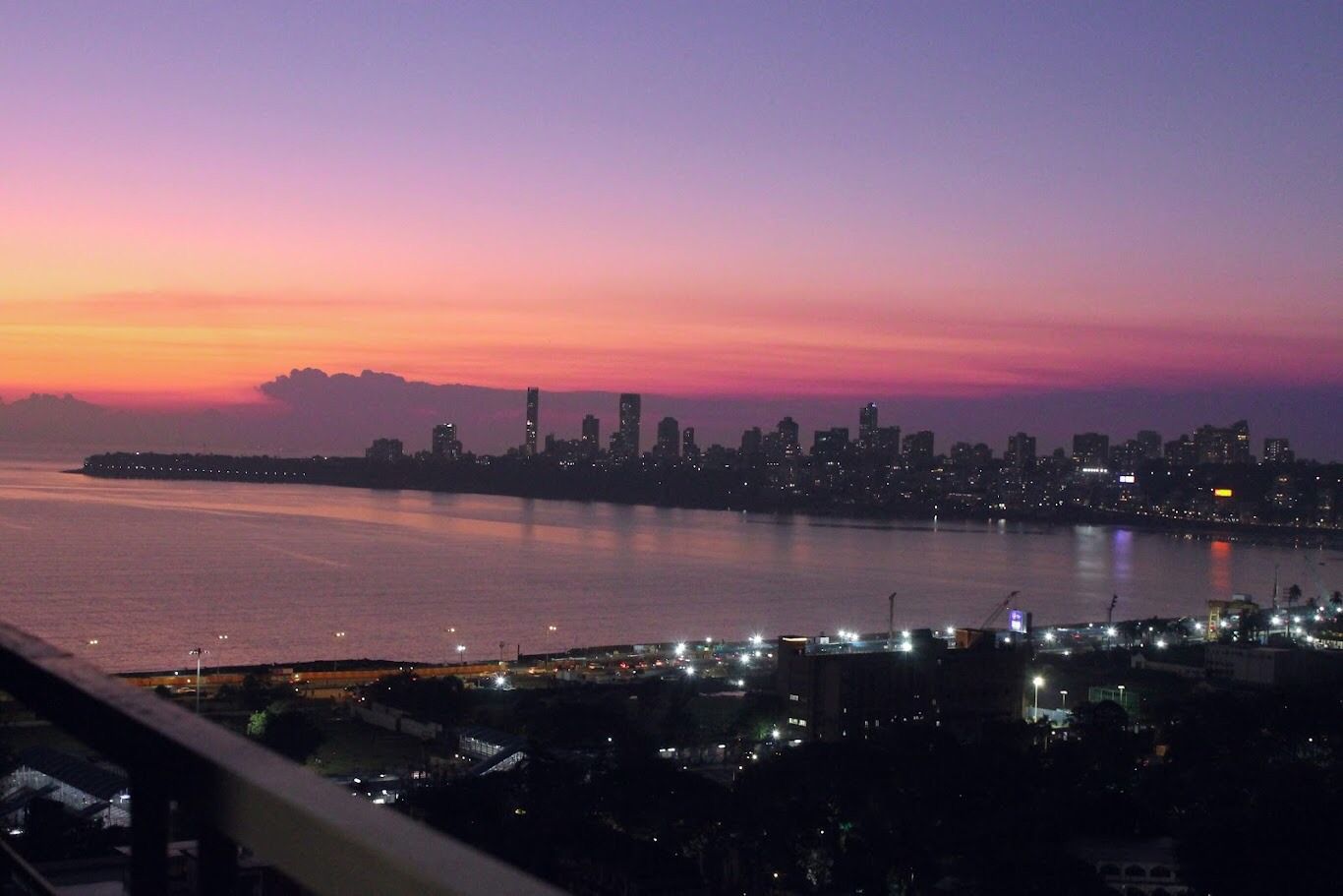 1 BHK + Study Room Apartment For Sale in Alamdar Marine Palace