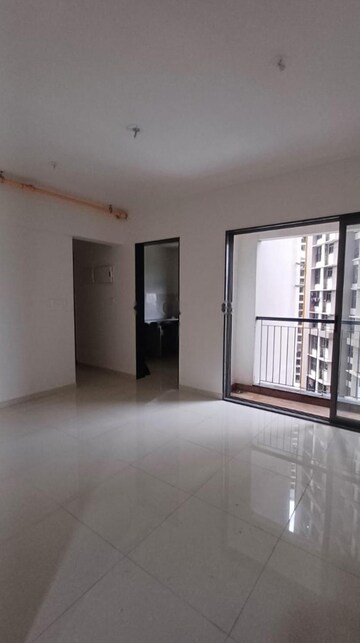 Room in 1 BHK Apartment at Runwal Eirene, Balkum Pada – for Rent