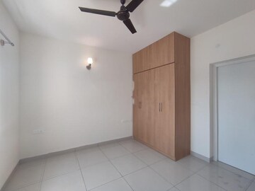 Room in 3 BHK Apartment at Prestige Fontaine Bleau, Whitefield – for Rent