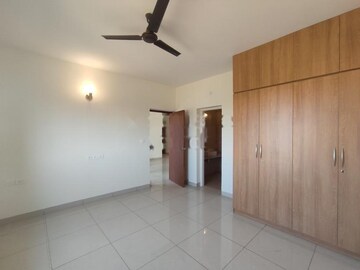 Room in 3 BHK Apartment at Prestige Fontaine Bleau, Whitefield – for Rent