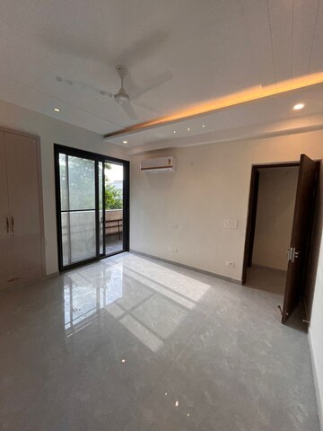 Room in 3 BHK Villa at Sector 45 – for Rent