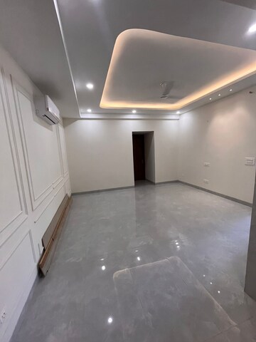 Room in 3 BHK Villa at Sector 45 – for Rent