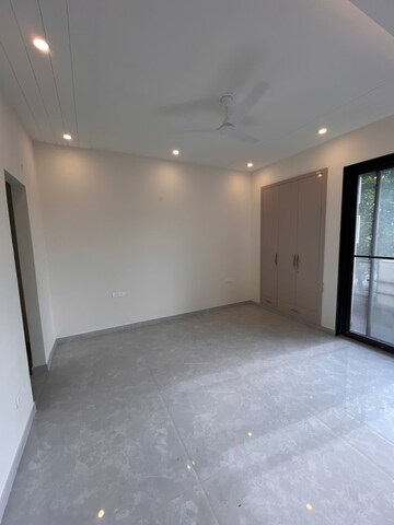 Room in 3 BHK Villa at Sector 45 – for Rent