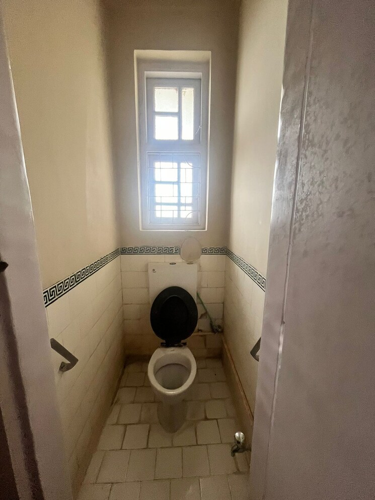 Bathroom, colaba 2 Bedroom 1400 Sq.Ft. Apartment In Colaba Mumbai 8935093