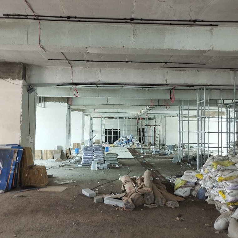  Parking, kamala-mills Commercial Office Space 10500 Sq.Ft. In Lower Parel Mumbai 8935135