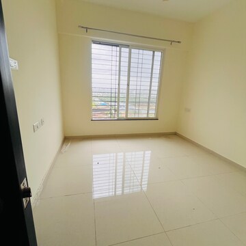 Room in 2 BHK Apartment at Kolte Patil Life Republic, Marunji – for Rent