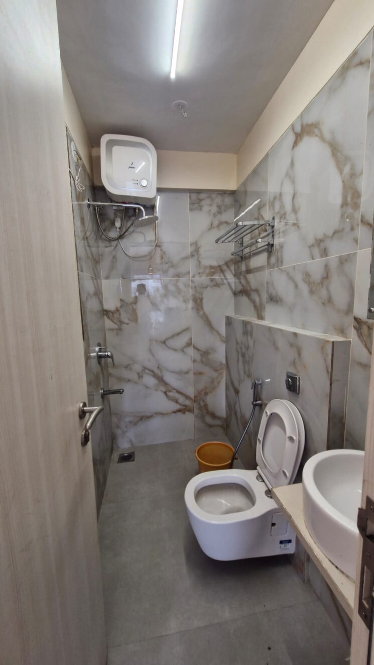 Bathroom, concrete-sai-samast 2 Bedroom 750 Sq.Ft. Apartment In Chembur Mumbai 8935142
