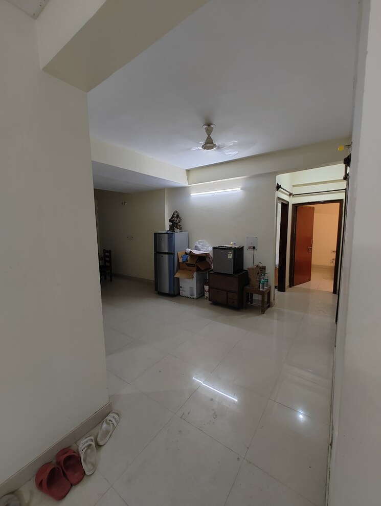 Room, sector 4 dwarka 3 Bedroom 1650 Sq.Ft. Apartment In Sector 4 Dwarka Delhi 8935114