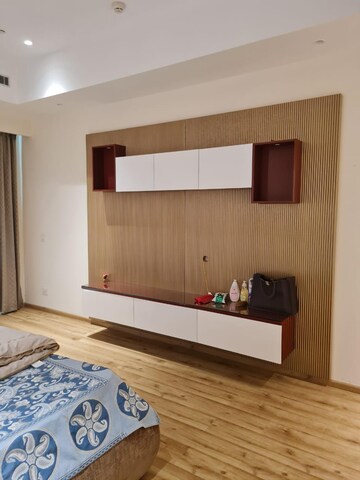 Bedroom in 4 BHK Apartment at DLF The Camellias, Sector 42 – for Rent