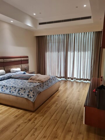 Bedroom in 4 BHK Apartment at DLF The Camellias, Sector 42 – for Rent