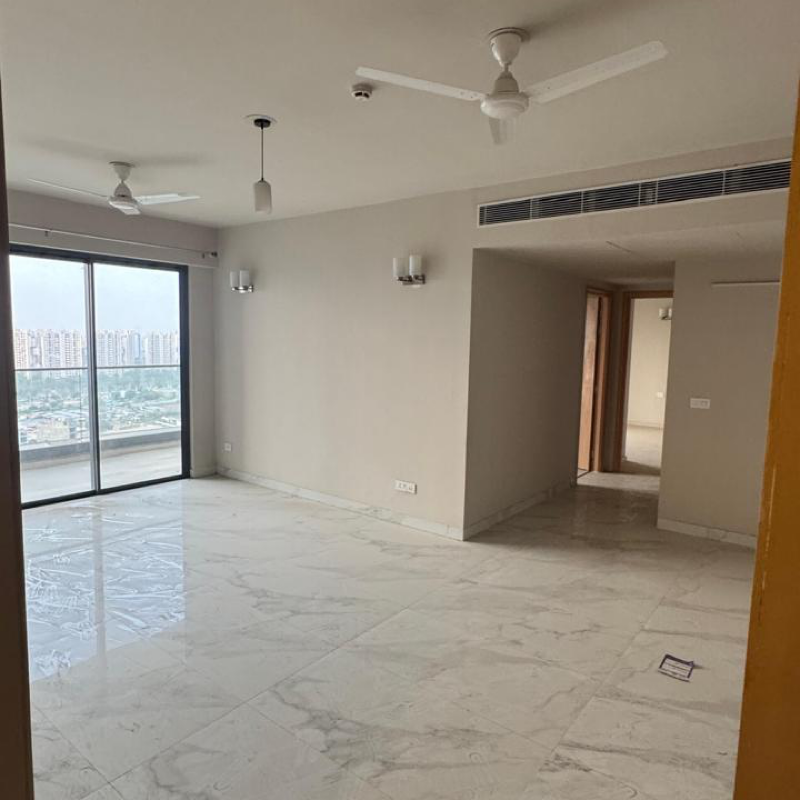 3 BHK + Servant Room Apartment For Rent in M3M Heights