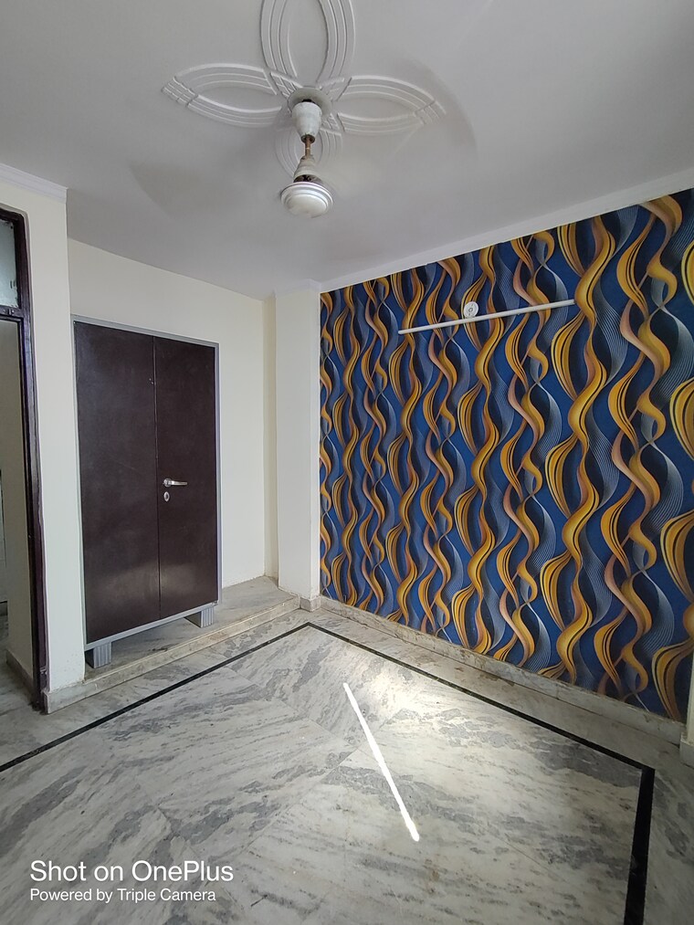 Room, dwarka mor 1.5 Bedroom 50 Sq.Yd. Builder Floor In Dwarka Mor Delhi 8935185