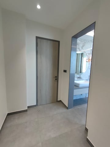 Room in 3.5 BHK Apartment at Windsor Grande Residences, Andheri West – for Rent