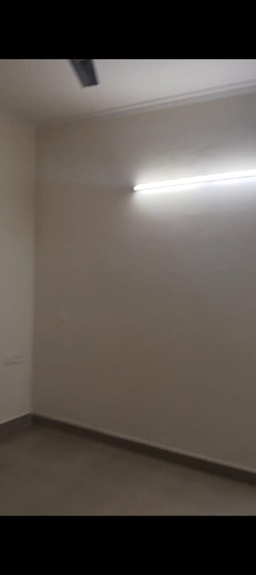 Room in 2 BHK Apartment at Galaxy North Avenue, Gaur City 1 – for Rent