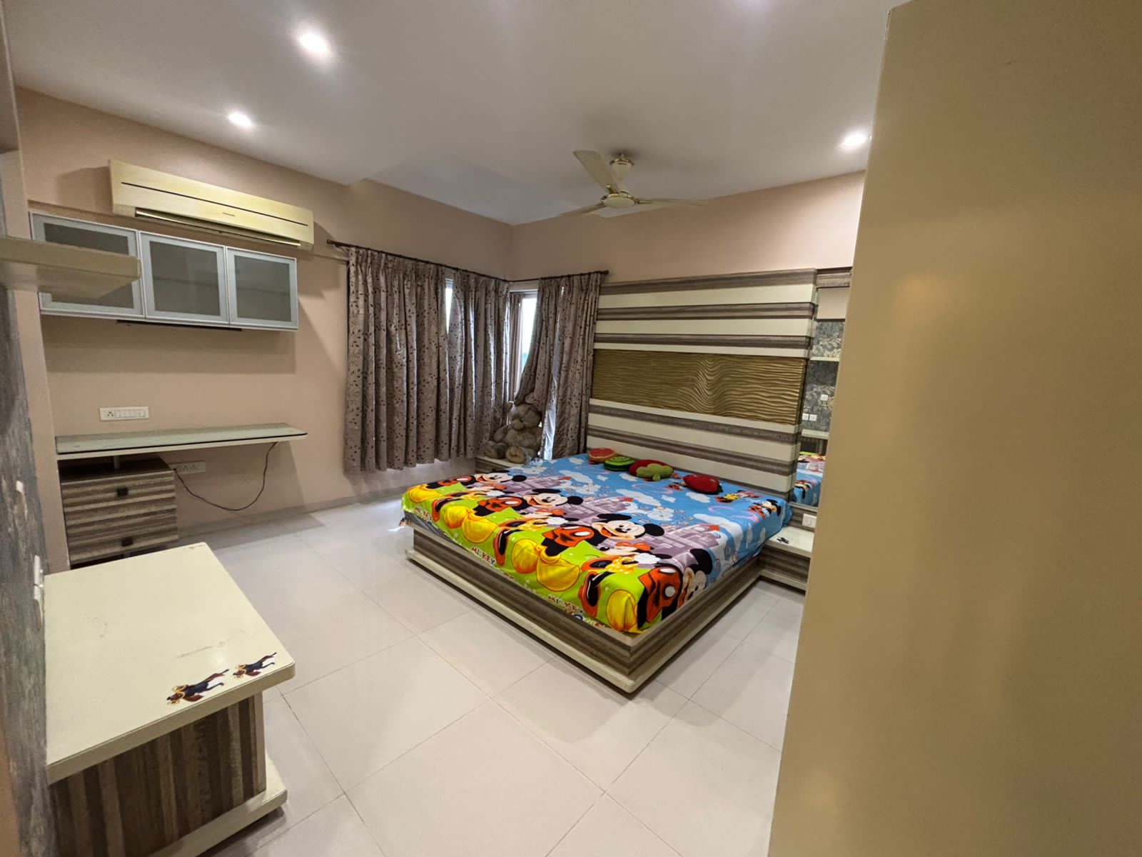 3.5 BHK + Pooja Room Apartment For Rent in Kolte Patil 24K Glitterati