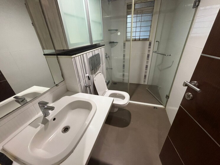 Master Bedroom, kolte-patil-24k-glitterati 3.5 Bedroom 2000 Sq.Ft. Apartment In Pimple Nilakh Pune 8935210