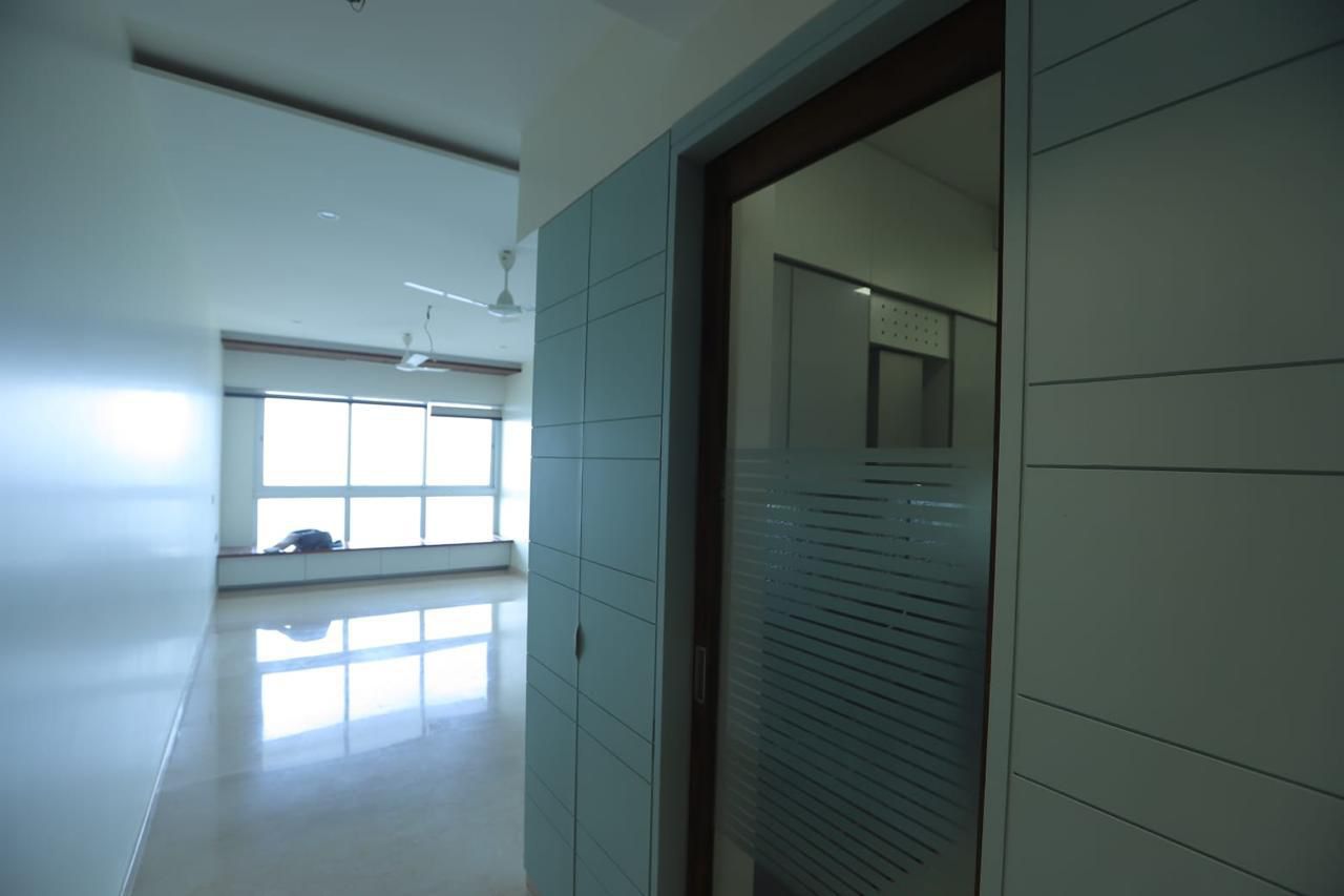 2 BHK Apartment For Rent in L&T Crescent Bay T2