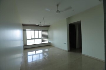 Room in 2 BHK Apartment at L&T Crescent Bay T2, Parel – for Rent