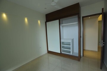 Room in 2 BHK Apartment at L&T Crescent Bay T2, Parel – for Rent