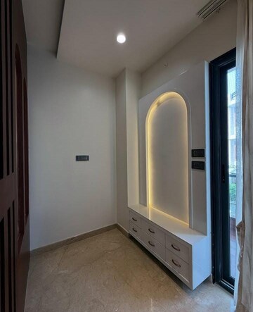 Building Lobby in 3 BHK Builder Floor at Sector 35 – for Sale