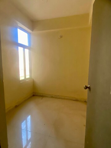 Room in 3 BHK Apartment at Mehak Jeevan, Raj Nagar Extension – for Sale
