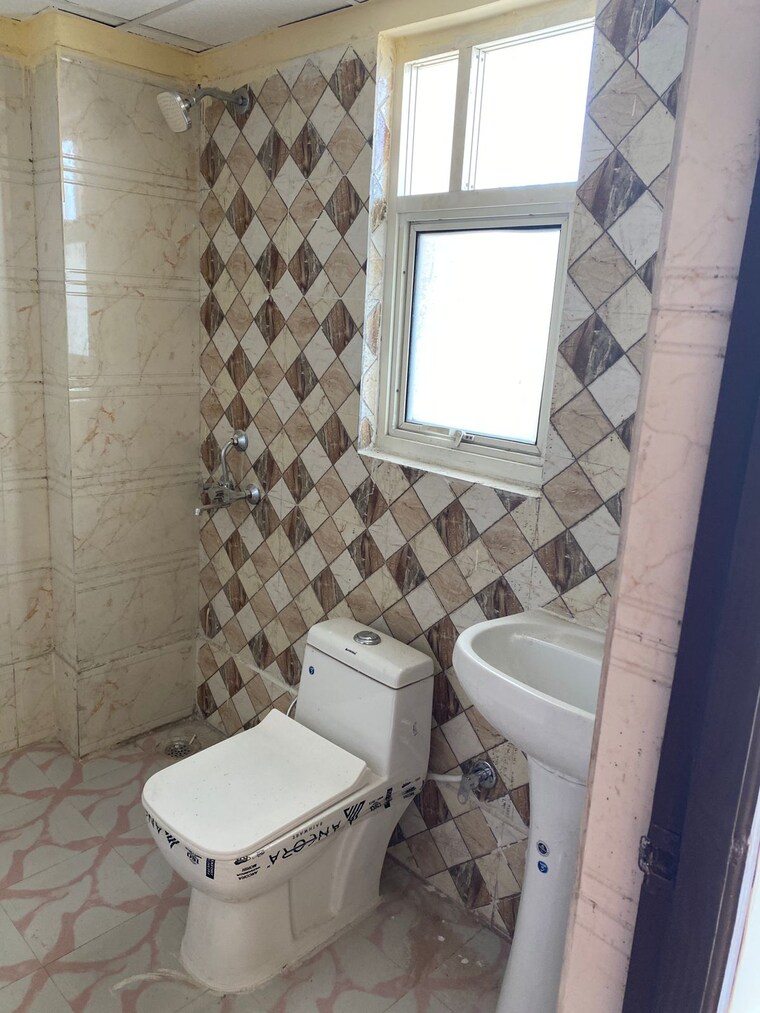 Bathroom, mehak-jeevan 3 Bedroom 1250 Sq.Ft. Apartment In Raj Nagar Extension Ghaziabad 8935291