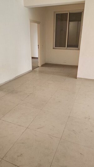 Room in 4 BHK Apartment at Emaar Palm Hills, Sector 77 – for Sale