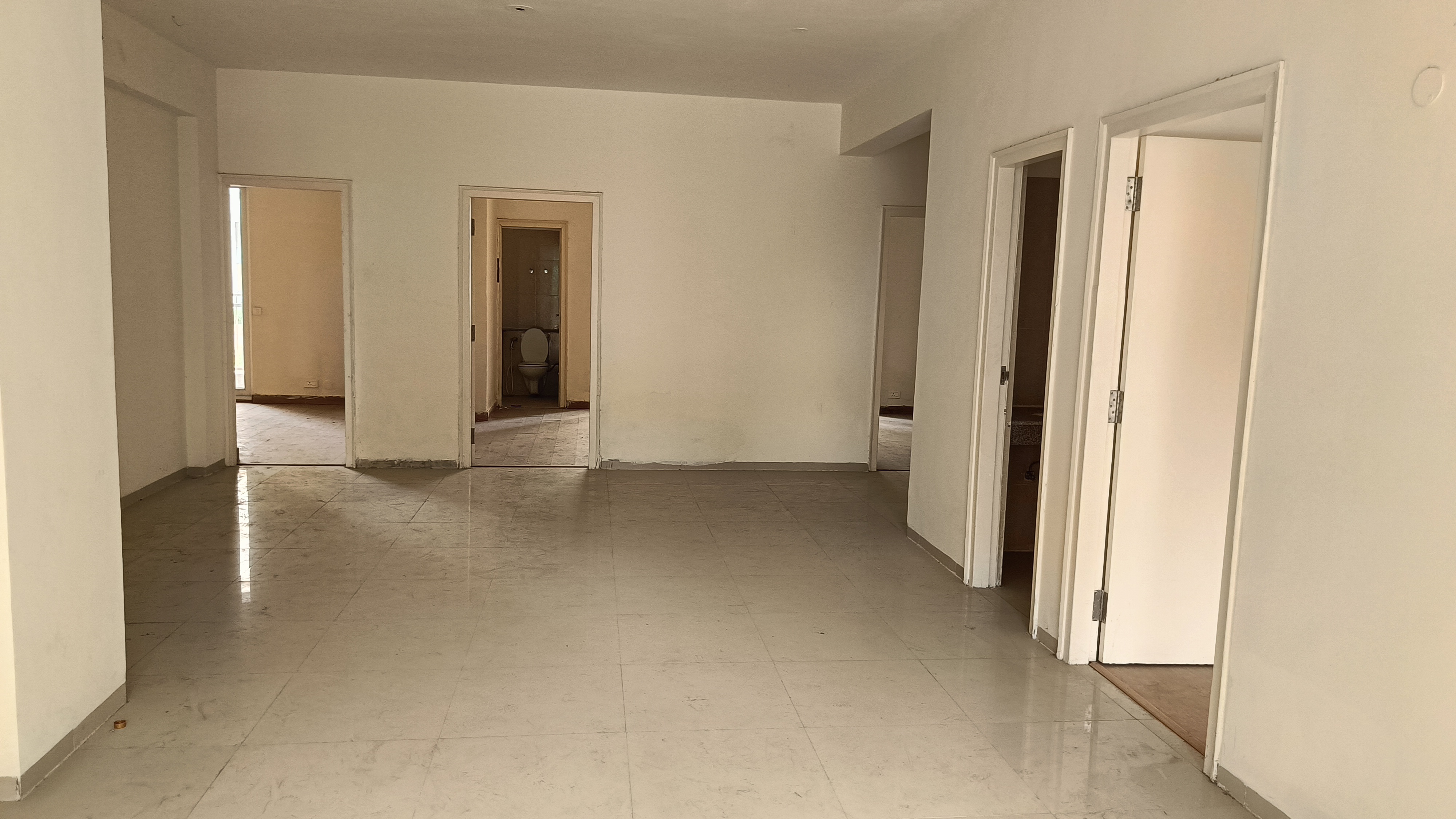 4 BHK + Servant Room 1950 Sq.Ft. Apartment in Emaar Palm Hills
