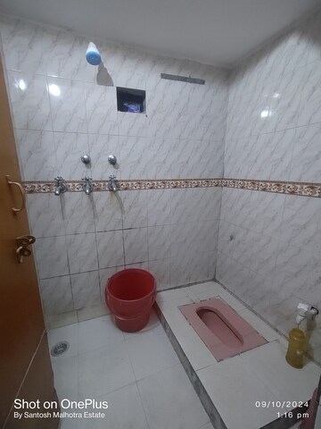 Bathroom in 1 RK Builder Floor at Dwarka Mor – for Rent