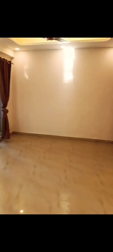 Room in 3 BHK Builder Floor at Heritage Floors, Sector 1 Greater Noida – for Rent