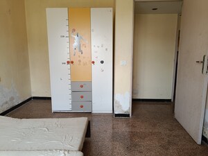 Room in 1 BHK Apartment at Emerald Isle 2, Goregaon East – for Sale