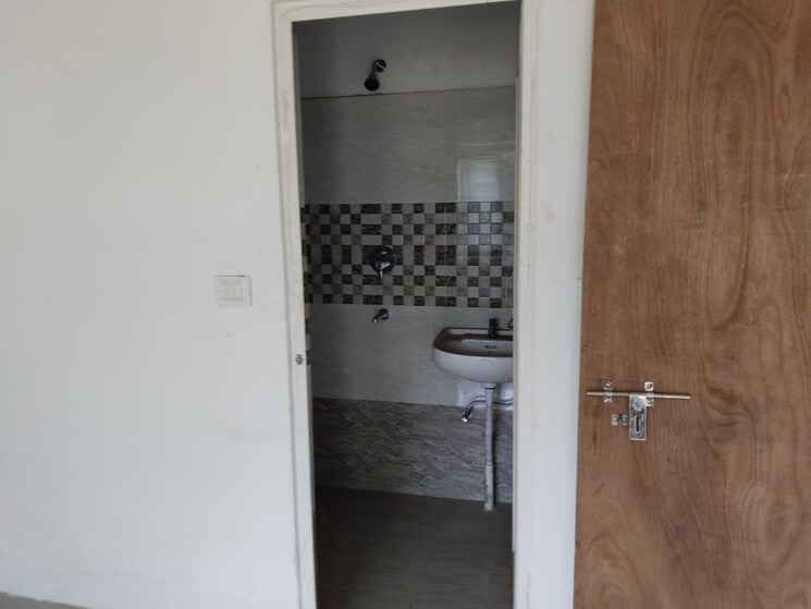 Bathroom, garia 3 Bedroom 1161 Sq.Ft. Apartment In Garia Kolkata 8935312