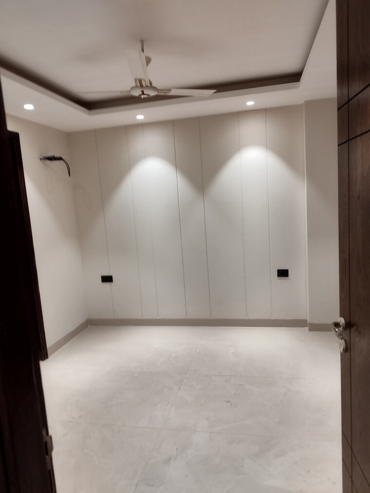 Room, freedom fighters enclave 4 Bedroom 2000 Sq.Ft. Builder Floor In Freedom Fighters Enclave Delhi 8935346