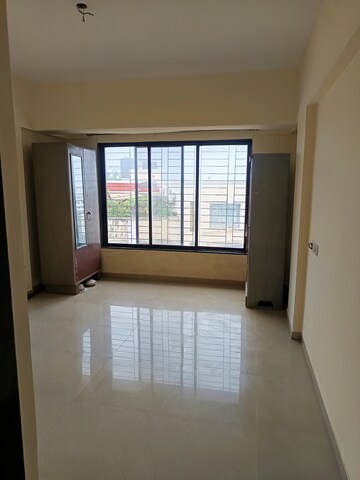 Room in 1 BHK Apartment at Laxmi Palace Vile Parle, Vile Parle East – for Rent