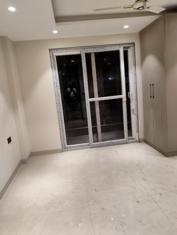 Room, freedom fighters enclave 4 Bedroom 2000 Sq.Ft. Builder Floor In Freedom Fighters Enclave Delhi 8935346