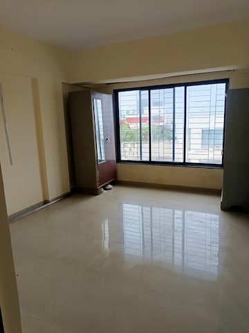 Room in 1 BHK Apartment at Laxmi Palace Vile Parle, Vile Parle East – for Rent