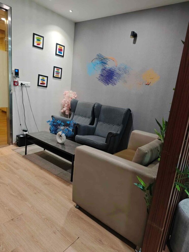 Team Area, lig colony Commercial Office Space 2150 Sq.Ft. In Lig Colony Indore 8935331