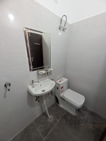 Bathroom in 3 BHK Apartment at Ansal Sushant Estate, Sector 52 – for Rent